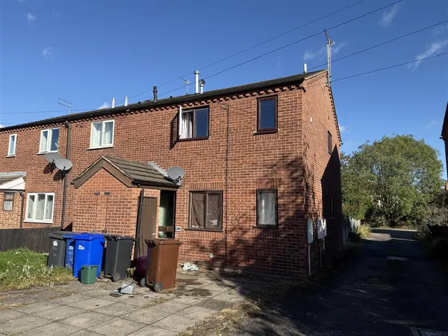 Wyggeston Street, Burton-On-Trent, DE13, photo 1
