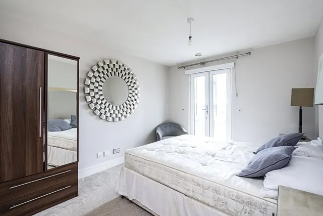 Photo 3 — Tollard House, London, W14