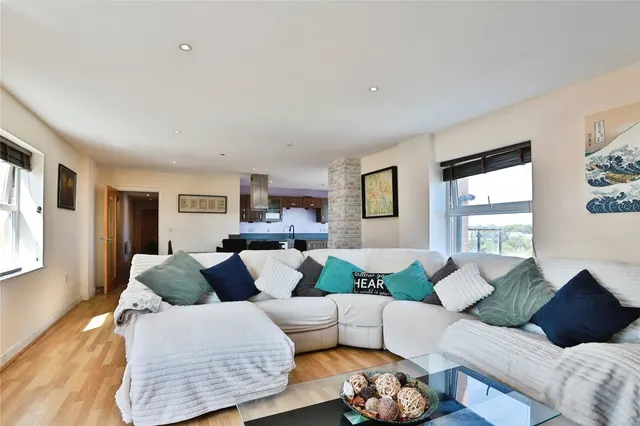 Commercial Road, Bournemouth, BH2, photo 1