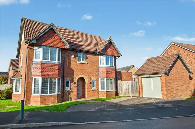 Suffield Road, Gildersome, LS27, photo 1