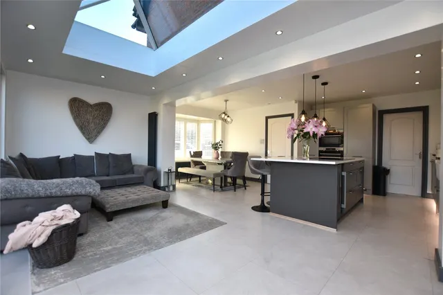 Suffield Road, Gildersome, LS27, photo 3