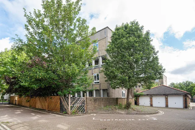 7 Robert Owen House, Baroness Road, London, photo 1