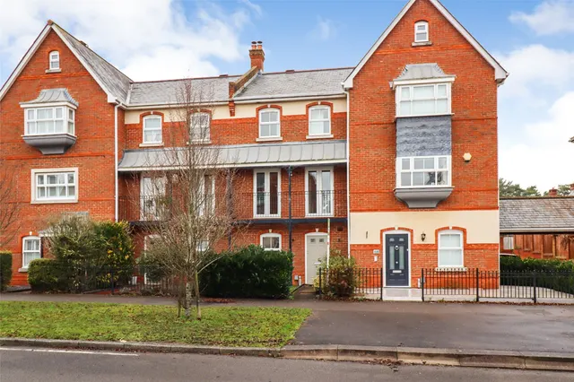 Turners Avenue, Fleet, Hampshire, GU51 1DU, photo 1