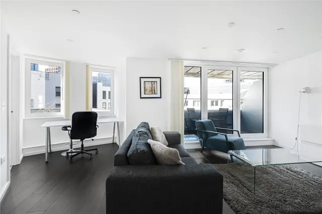 City Road, London, EC1V, photo 1