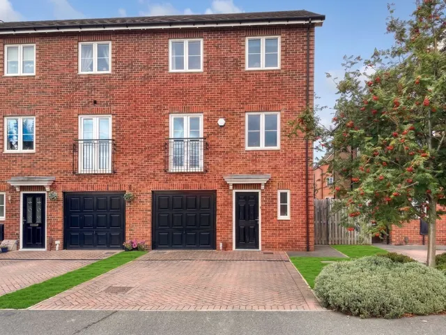 Walton Park Street, Castleford, WF10, photo 1