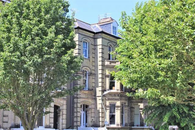 2 bedroom flat, Salisbury Road, Hove, BN3