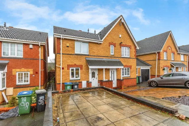 St. Helens Avenue, Tipton, photo 1