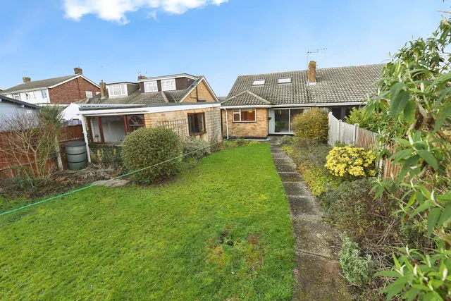 Photo 2 — Chaplin Close, Chelmsford, Essex, CM2
