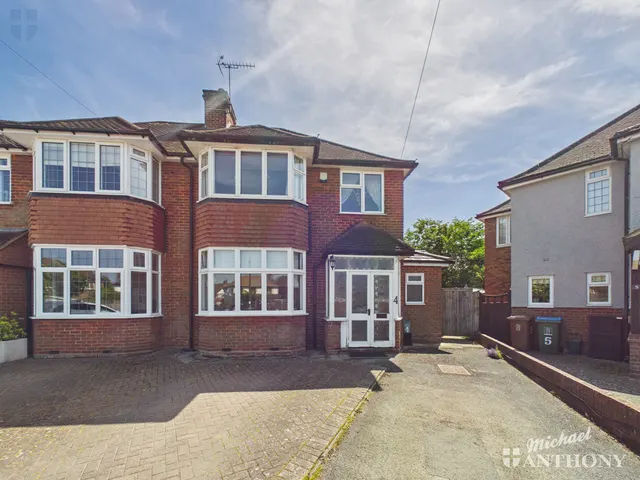 Ash Grove, Aylesbury, HP21 7PU, photo 1
