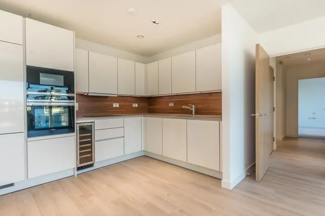 Photo 3 — 46 Skyline Apartments, Devan Grove, London