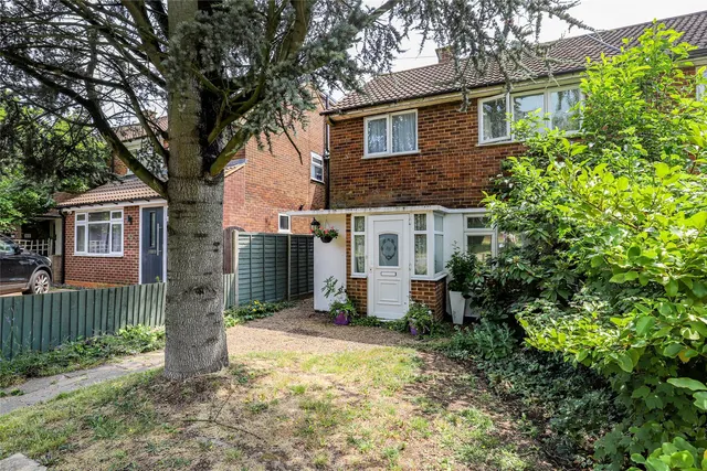 Drakes Drive, St. Albans, Hertfordshire, AL1 5AG, photo 1