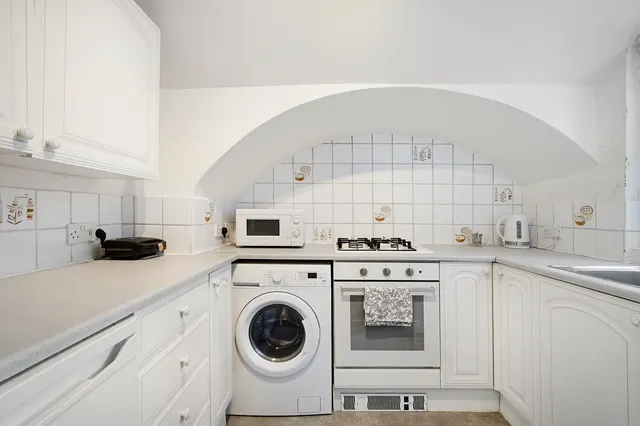 Sutherland Street, London, SW1V, photo 3