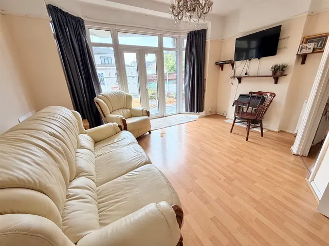 Photo 2 — Adelaide Gardens, Romford, Essex RM6 6SS