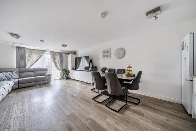 Boyn Valley Road, Maidenhead, SL6, photo 3