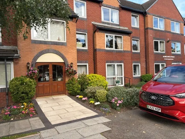Clifton Drive, FY8, photo 1