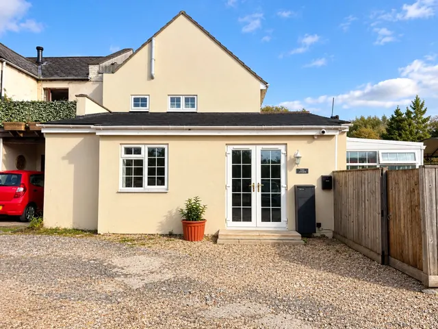 Hawkeridge, Westbury, photo 1