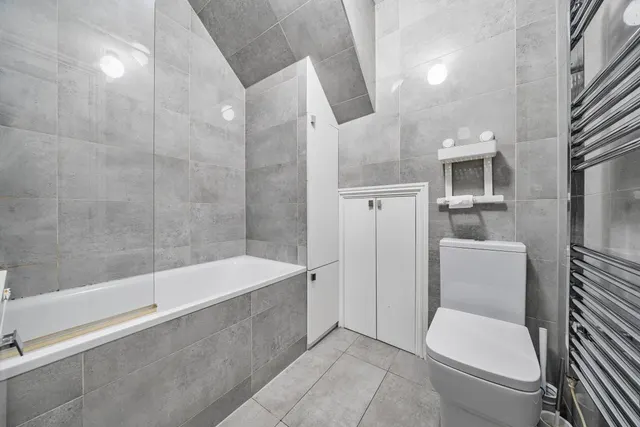 Backwater Place, Kingston Upon Thames, KT1, photo 3