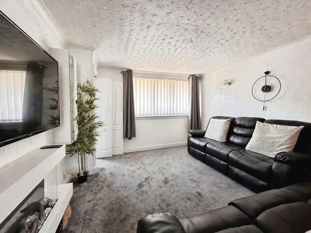 Baildon Chase, Leeds, LS14, photo 2