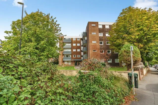 Silverdale Road, Burgess Hill, RH15, photo 1