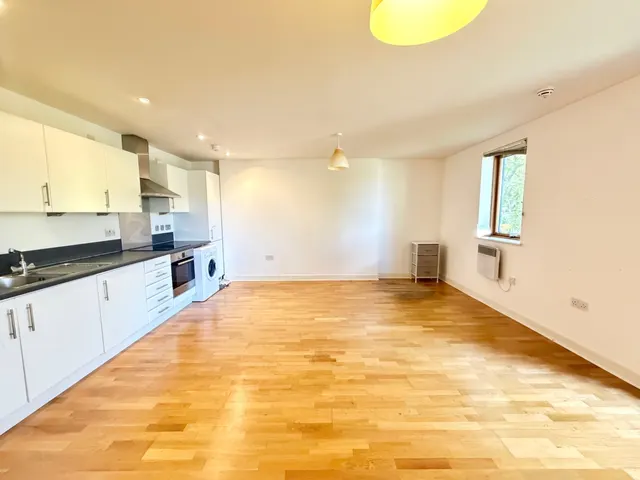 Roundwood Court, Bethnal Green, E2, photo 3