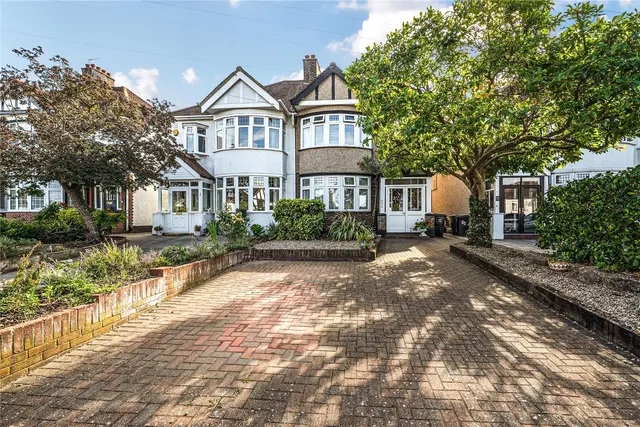 Hawes Lane, West Wickham, BR4, photo 1