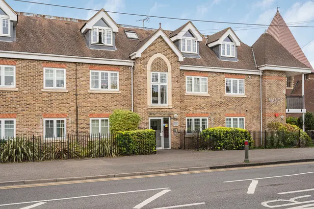 Thorpe Road, Staines-upon-Thames, TW18, photo 2