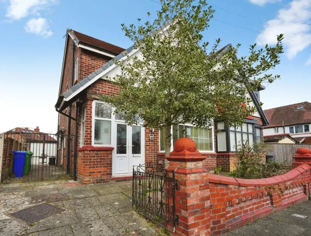 Burnside Drive, Manchester, photo 1