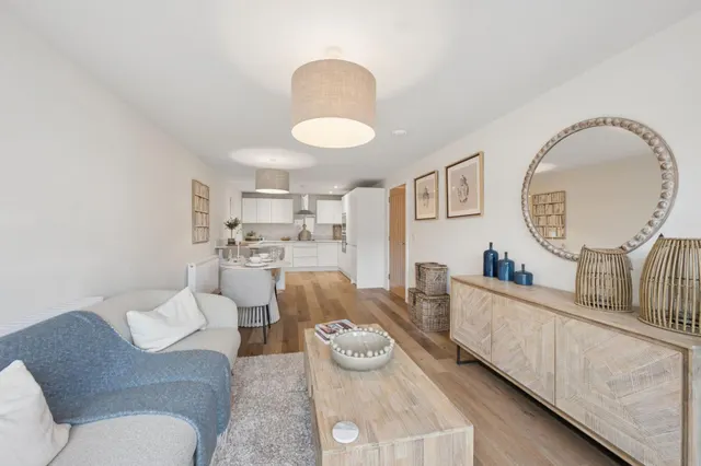 Clifton Drive South, FY8, photo 2