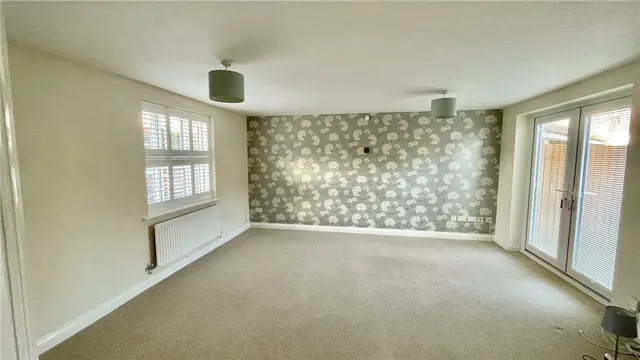 Lingfield Crescent, Stratford-upon-Avon, CV37, photo 3