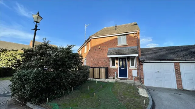 Lingfield Crescent, Stratford-upon-Avon, CV37, photo 2