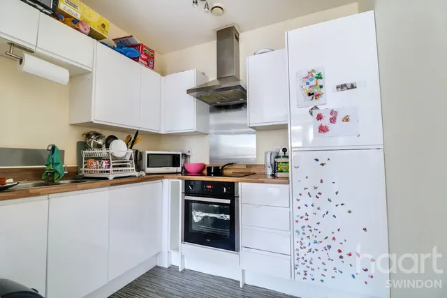 Farnsby Street, Swindon, SN1, photo 2