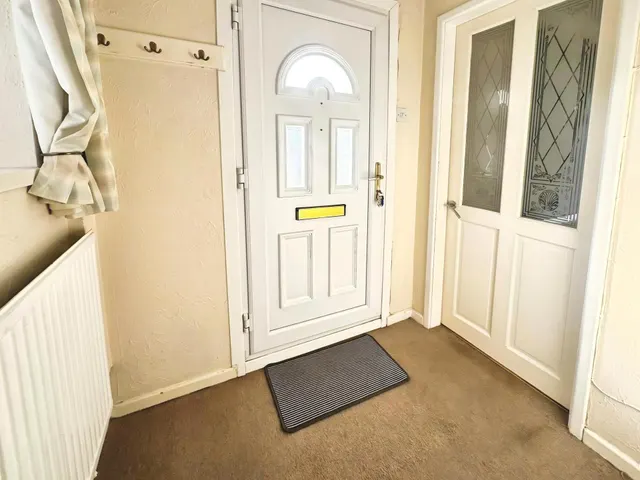 Mendip Grove, Gunthorpe, PE4, photo 3