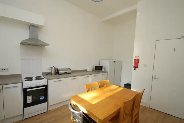 Loudon Terrace, West End, G12, photo 3