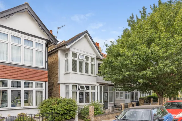 Lancaster Gardens, London, W13, photo 1