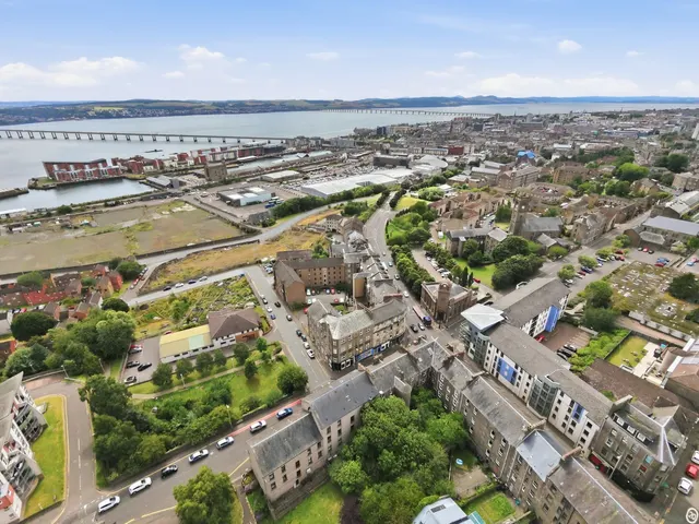 Arbroath Road, Dundee, DD4, photo 1