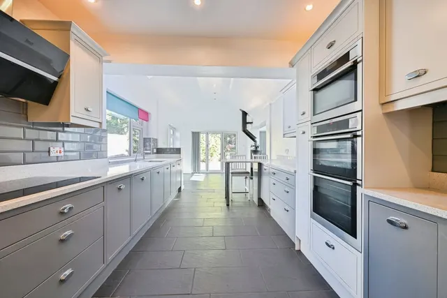 Wollaton Vale, Wollaton, NG8, photo 3