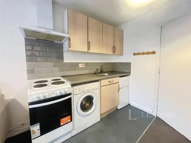 Charles Gardner Road, Leamington Spa, CV31, photo 3