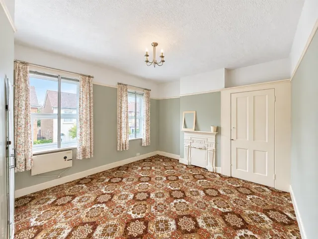 Detached For SaleStrafford Road, Hounslow, TW3, photo 2