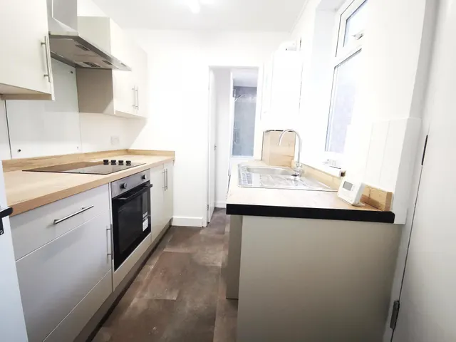 Bensham Crescent, Gateshead, NE8, photo 3
