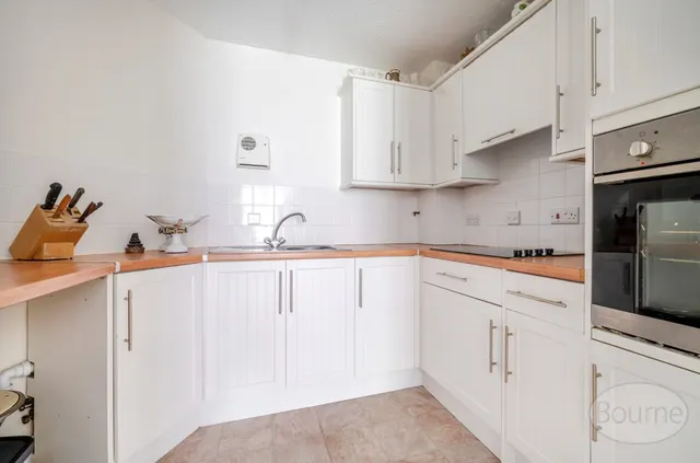 Hylton Road, Petersfield, GU32, photo 3