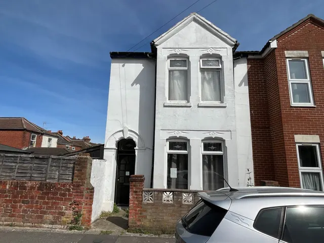 Livingstone Road, Portswood, SO14, photo 1