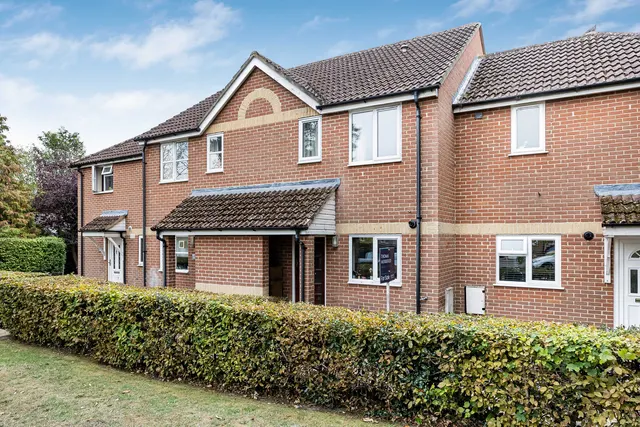 Garden Close, Didcot, photo 1
