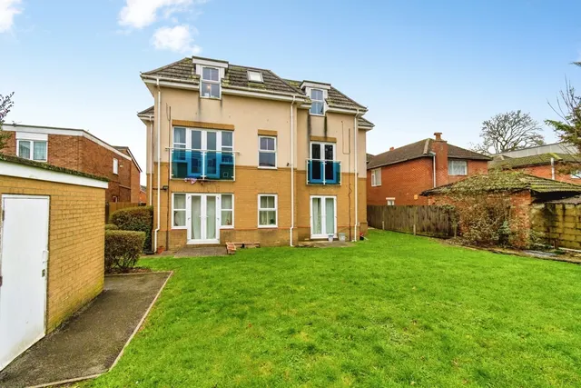 Millbrook Road East, Southampton, SO15, photo 2