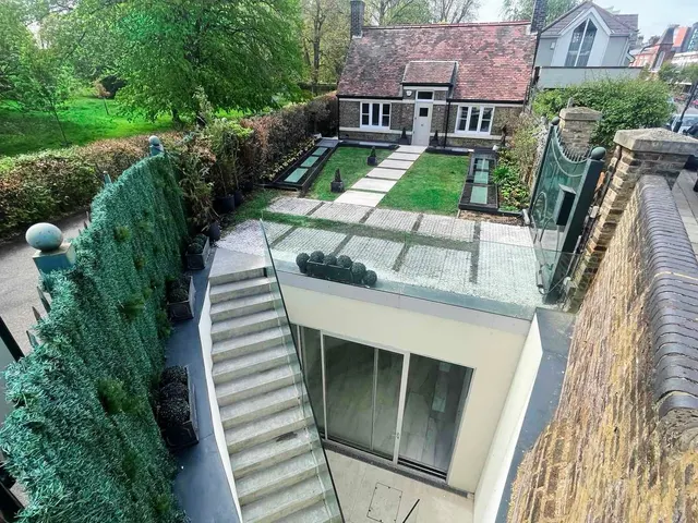 Margravine Gardens, Barons Court, W6, photo 1