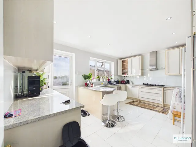 Mount Stewart Avenue, Kenton, HA3, photo 3