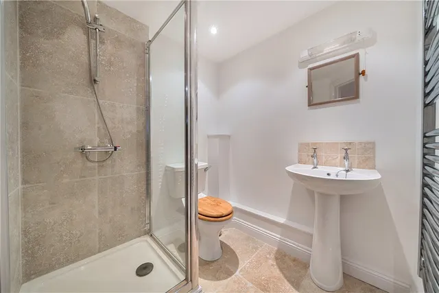 George Lane, Marlborough, SN8, photo 3