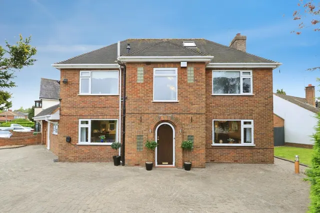 Springhill Lane, Wolverhampton, photo 1