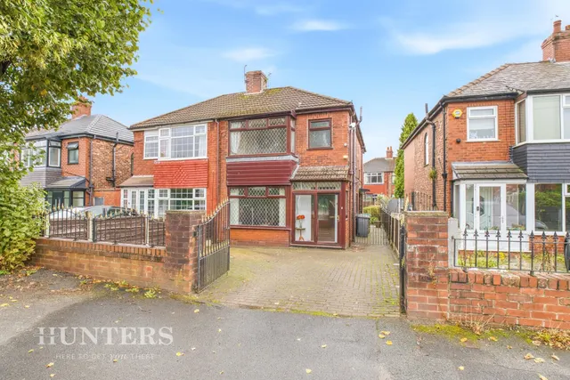 Hollinwood Avenue, Chadderton, OL9, photo 1