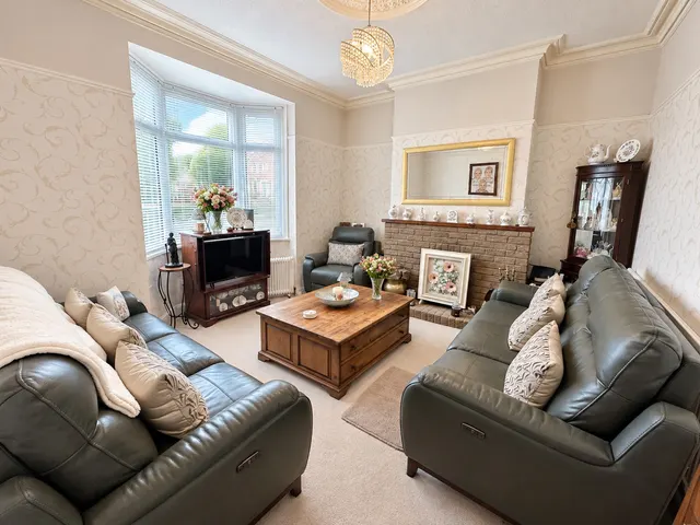 Photo 2 — Oakleigh Villa, Melbourne Road, Ibstock, LE67 6NN