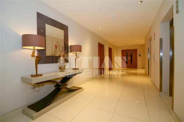 Wandsworth Road, Nine Elms, SW8, photo 3